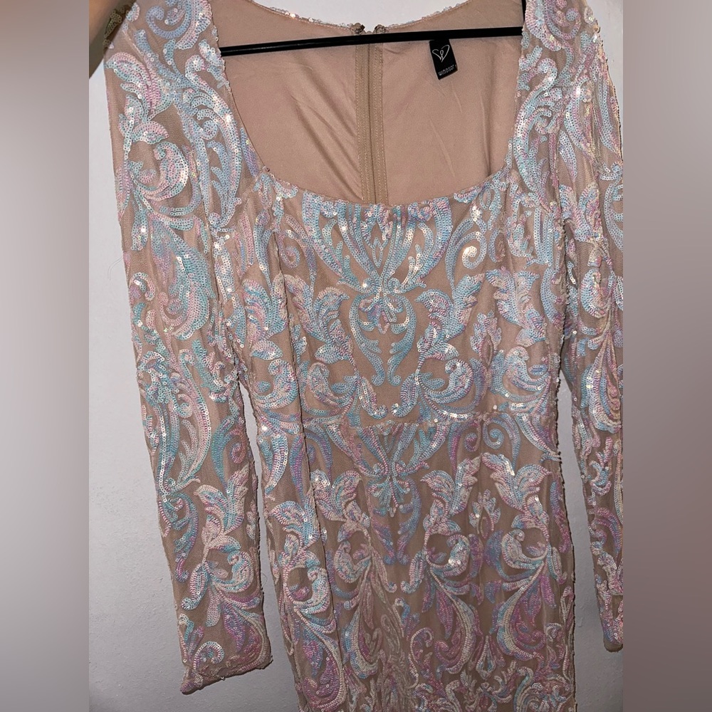 Super cute short long sleeve sparkly homecoming dress